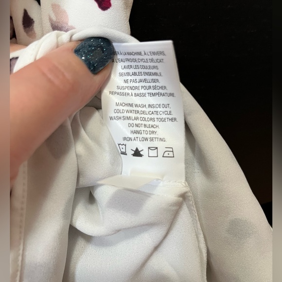 V-Neck Sleeveless Cami - Picture 7 of 8